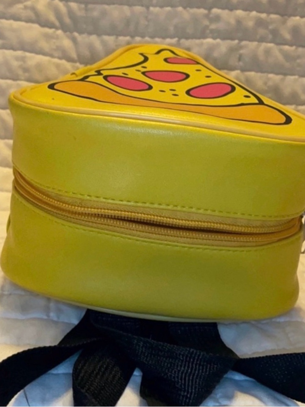Pepperoni Pizza Backpack - Picture 3 of 3
